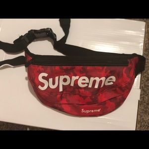 Supreme fanny pack